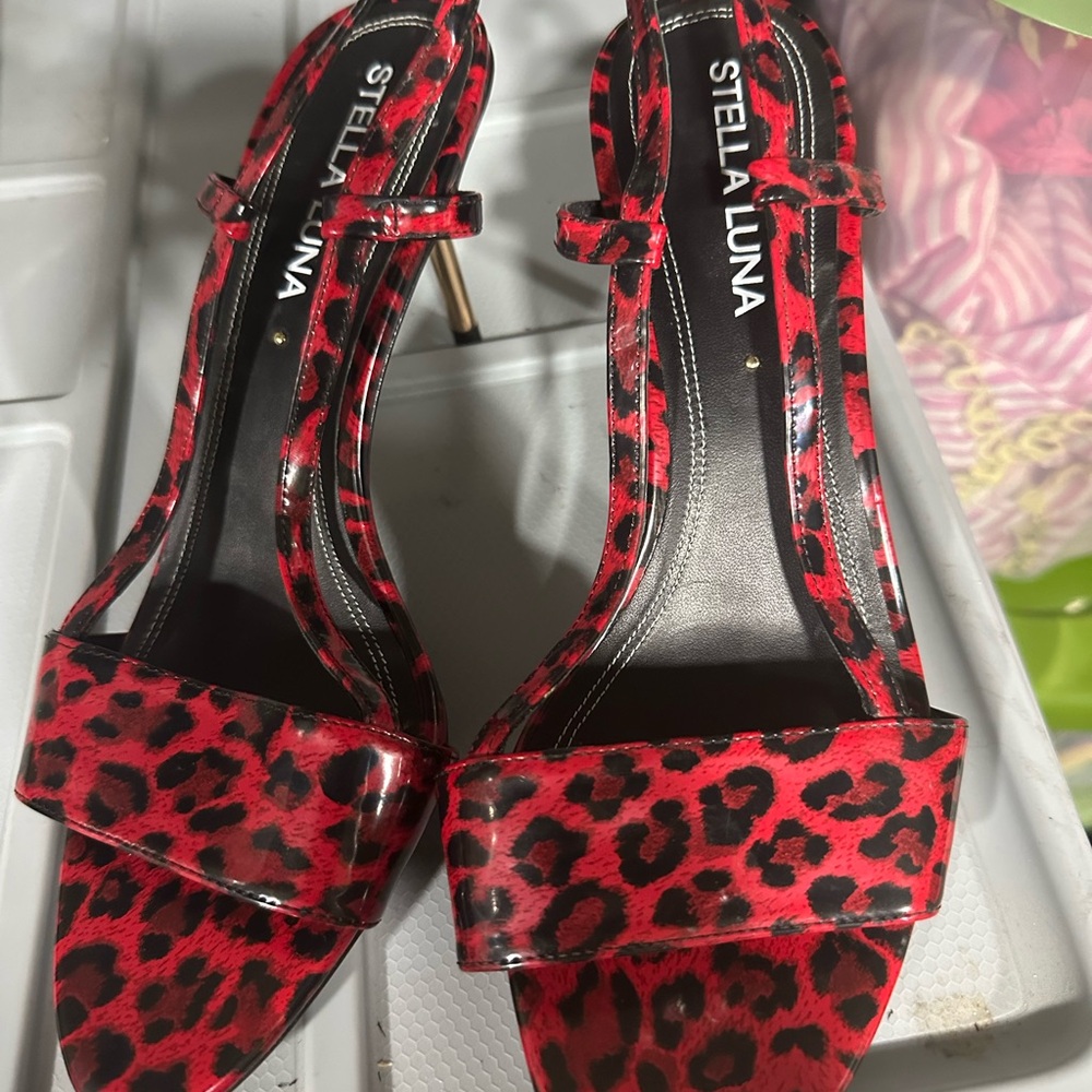 Brand new Barneys New York Red and Black Heels Slingback Kitten
